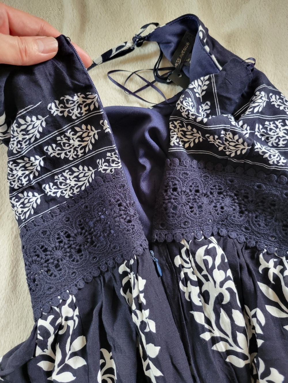 Miss Avenue | NWT Navy/White Boho Floral Maxi Dress (SIZE L) - Picture 8 of 16